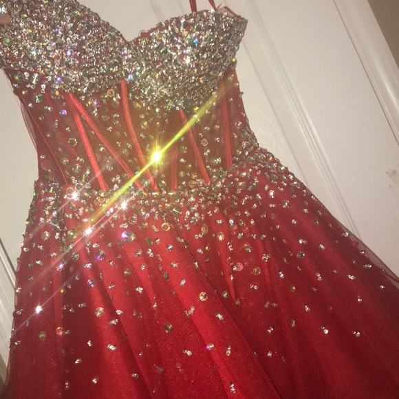 Prom dress - Picture 1 of 2